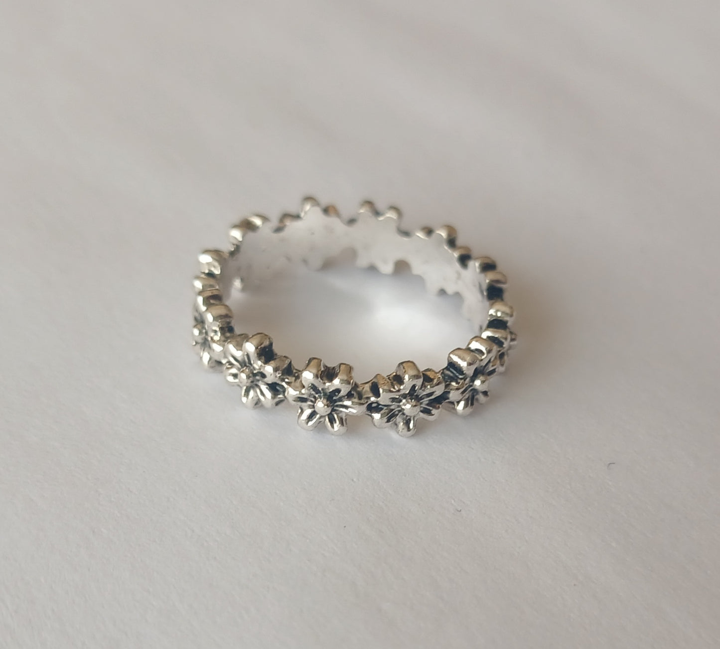 Silver Continuous Flower Ring (Size S-M)