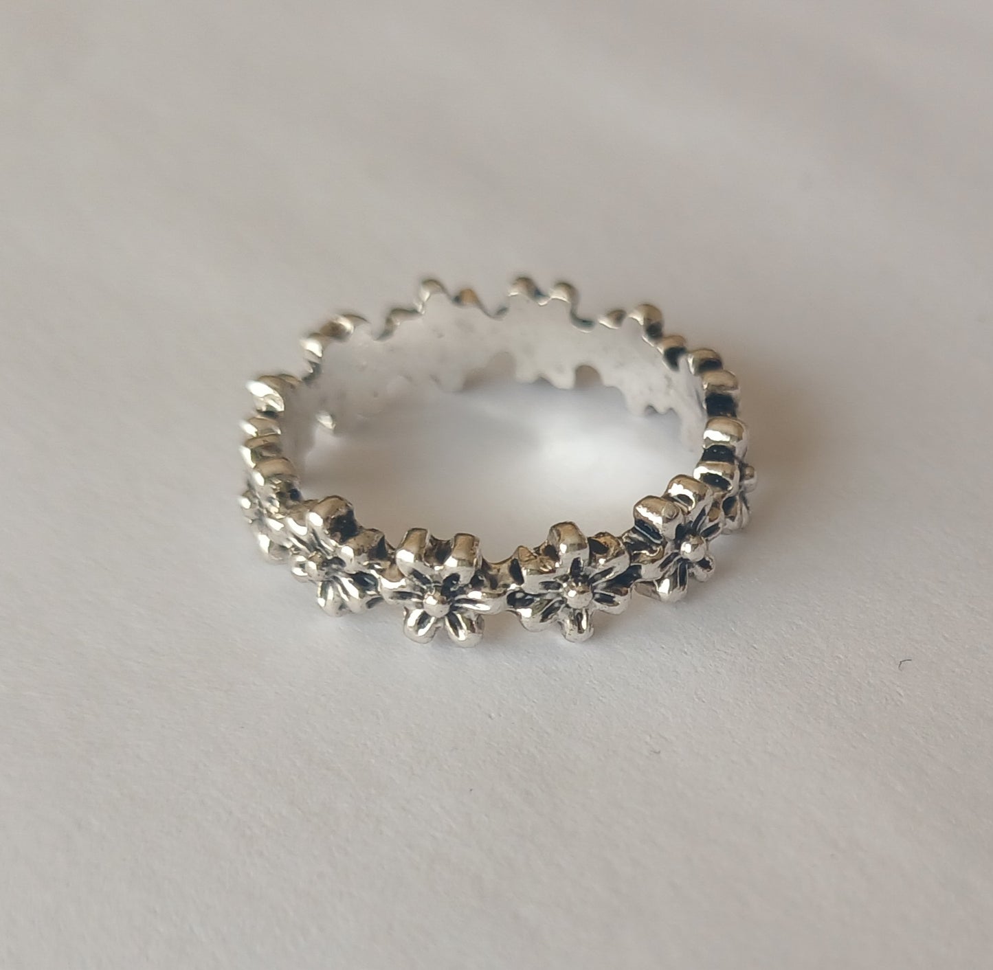 Silver Continuous Flower Ring (Size S-M)