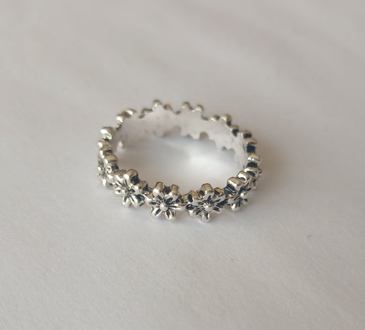 Silver Continuous Flower Ring (Size S-M)